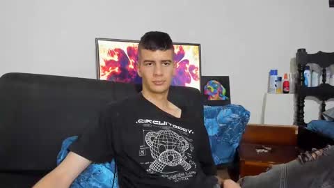 Snapshot of monarquia_ chatting on 12-24-24, 11:11 nicolas online show from 12-24-24, 11:11
