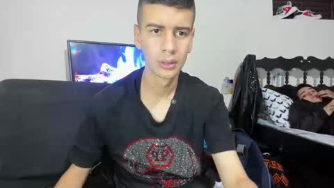 Snapshot of monarquia_ chatting on 12-28-24, 04:19 nicolas online show from 12-28-24, 04:19