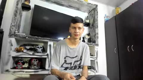 Snapshot of monarquia_ chatting on 03-15-26, 07:42 nicolas online show from 03-15-26, 07:42