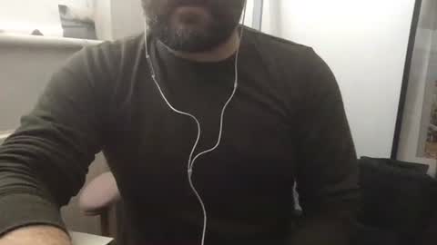 Snapshot of mondoturk chatting on 05-21-26, 09:49 Mike online show from 05-21-26, 09:49