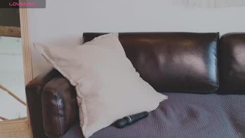 Snapshot of monet_stclair chatting on 01-19-25, 07:04 PoppyPlayful online show from 01-19-25, 07:04