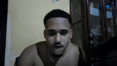 Snapshot of moneyblancos chatting on 05-12-26, 06:32 moneyblancos online show from 05-12-26, 06:32