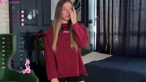 Snapshot of monica_becker chatting on 06-10-26, 06:18 Monic online show from 06-10-26, 06:18