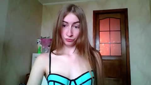Snapshot of monica_tamayo chatting on 05-27-26, 11:51 Monica online show from 05-27-26, 11:51