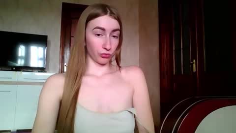 Snapshot of monica_tamayo chatting on 05-28-26, 12:13 Monica online show from 05-28-26, 12:13