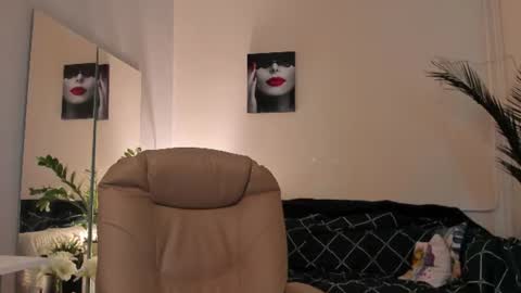 Monica online show from 06-11-26, 06:55