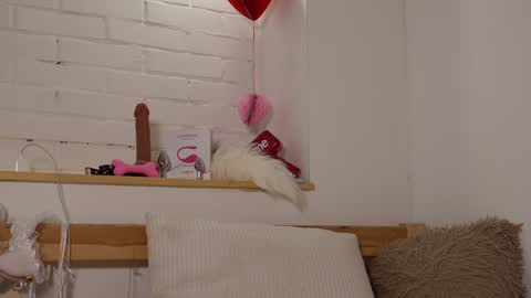 monicaasis online show from 12-28-24, 09:19