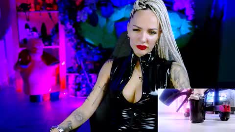 Monika online show from 11-23-25, 10:37