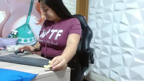 Snapshot of monickhotpri chatting on 05-23-26, 05:45 monickhotpri online show from 05-23-26, 05:45