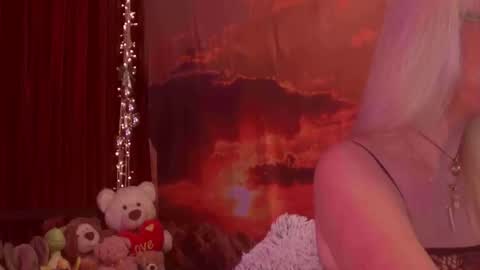 Monika    online show from 05-01-26, 02:05