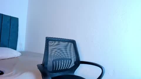 Snapshot of moniicaferrer chatting on 06-10-26, 11:24 Monica online show from 06-10-26, 11:24
