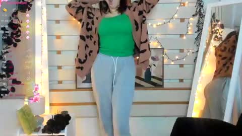 Monika online show from 12-19-25, 01:29