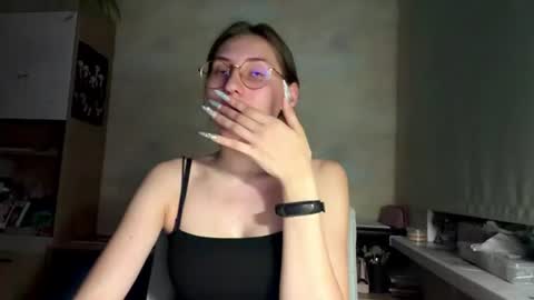 Snapshot of monikakotts chatting on 07-11-26, 07:27 Mia online show from 07-11-26, 07:27