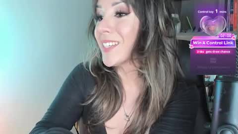 Snapshot of monilee69 chatting on 12-16-25, 07:35 Monilee online show from 12-16-25, 07:35