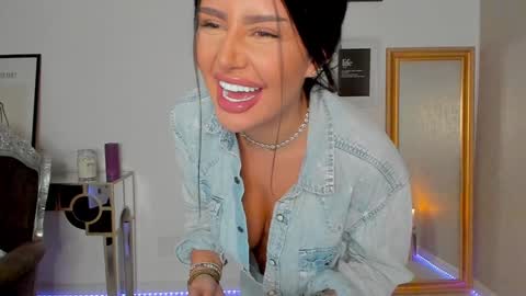 Alessia online show from 01-06-25, 09:43