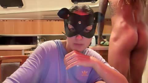 Monk and Mia online show from 10-17-25, 04:26