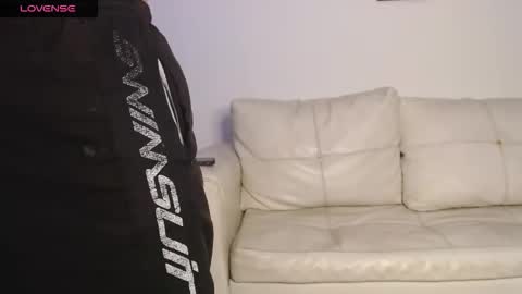 Snapshot of monkey_uchiha77 chatting on 02-12-26, 03:34 simon dice online show from 02-12-26, 03:34