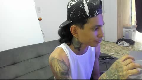 Snapshot of monkeyd_66 chatting on 12-11-24, 04:53 monkeyd_66 online show from 12-11-24, 04:53