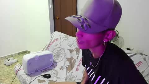 Snapshot of monkeyd_66 chatting on 01-10-25, 10:17 monkeyd_66 online show from 01-10-25, 10:17