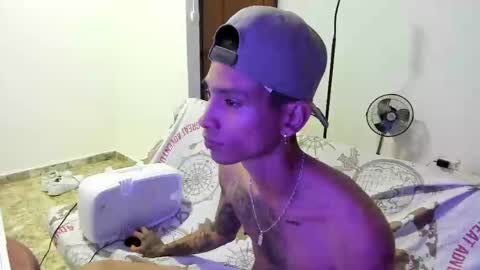 Snapshot of monkeyd_66 chatting on 01-10-25, 01:20 monkeyd_66 online show from 01-10-25, 01:20