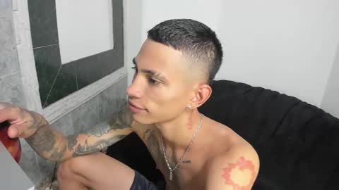 Snapshot of monkeyd_66 chatting on 02-27-25, 04:43 monkeyd_66 online show from 02-27-25, 04:43