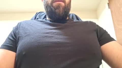 Snapshot of monster_bater01 chatting on 02-24-25, 12:20 jamal online show from 02-24-25, 12:20