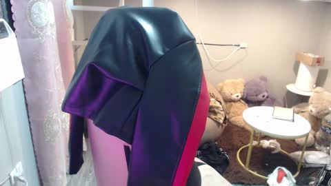 Snapshot of monstercockselfsuck chatting on 09-13-25, 02:39 ELYSE A SIMPLE GIRL online show from 09-13-25, 02:39