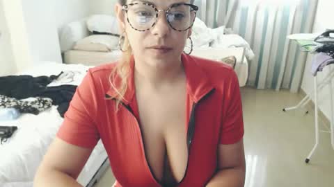 Monse online show from 04-24-26, 07:11