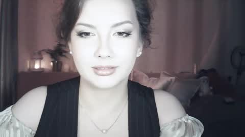 moodiemira online show from 05-17-26, 06:59