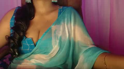 Snapshot of moody_maya chatting on 10-08-25, 11:30 Maya online show from 10-08-25, 11:30