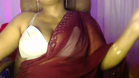 Snapshot of moody_maya chatting on 10-12-25, 11:31 Maya online show from 10-12-25, 11:31