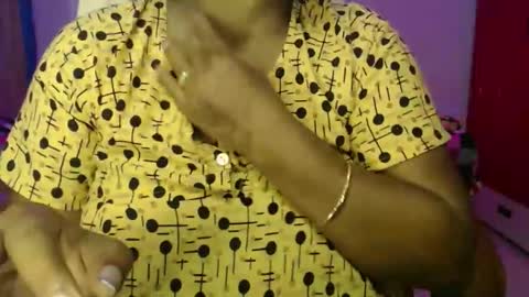 Snapshot of moody_maya chatting on 11-27-25, 05:20 Maya online show from 11-27-25, 05:20