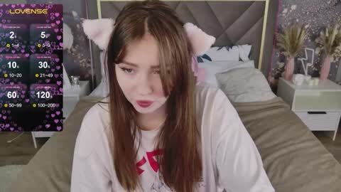 Moon  Bunny online show from 11-30-25, 05:28