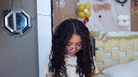 moon_and_fire_ online show from 12-17-25, 02:17