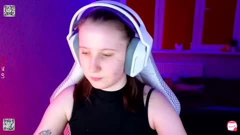 Lola online show from 03-25-26, 05:30