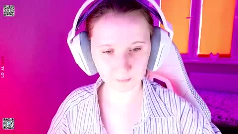 Lola online show from 04-29-26, 01:37