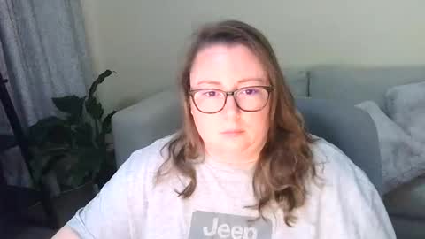 Snapshot of moon_petal chatting on 09-29-25, 03:11 Moon Petal online show from 09-29-25, 03:11