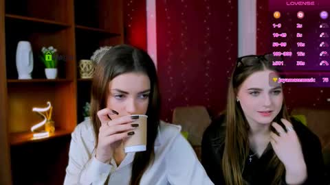 Snapshot of moon_shine25 chatting on 11-05-25, 10:26 moon-shine25 online show from 11-05-25, 10:26