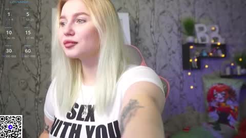 Emilia online show from 11-18-25, 08:08