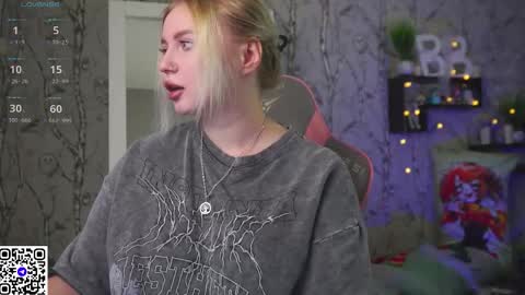 Emilia online show from 11-19-25, 09:53