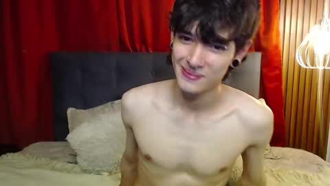 Snapshot of moonandzuko chatting on 02-10-26, 02:04 MOON AND ZUKO online show from 02-10-26, 02:04
