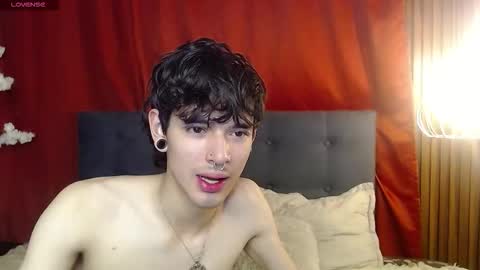 Snapshot of moonandzuko chatting on 02-24-26, 02:20 MOON AND ZUKO online show from 02-24-26, 02:20