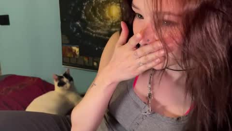 Snapshot of moonfaced_ chatting on 03-25-26, 05:41 Ann online show from 03-25-26, 05:41