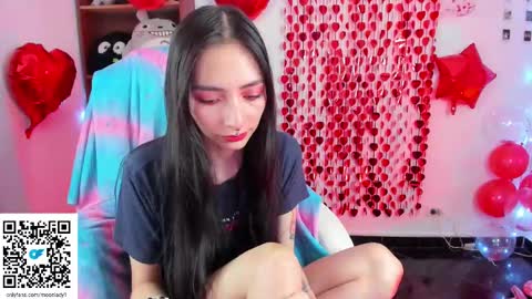 Snapshot of moonlady_ chatting on 02-15-25, 03:42 MOON online show from 02-15-25, 03:42