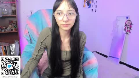 Snapshot of moonlady_ chatting on 10-02-25, 01:23 MOON online show from 10-02-25, 01:23