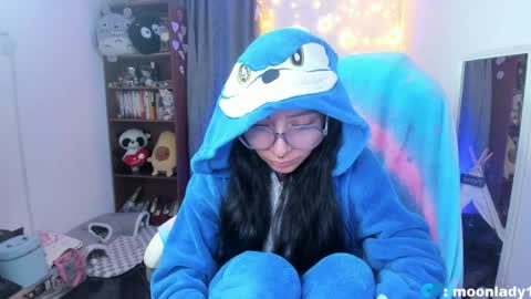 MOON  online show from 04-10-26, 03:23