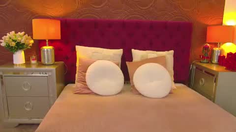 moonligt_iris online show from 06-18-26, 04:24