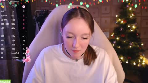 Snapshot of moonlish_siren chatting on 12-30-24, 01:04 Katrin online show from 12-30-24, 01:04