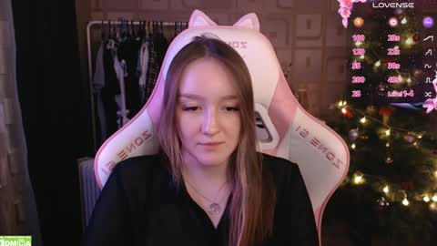 Snapshot of moonlish_siren chatting on 01-14-25, 12:11 Katrin online show from 01-14-25, 12:11