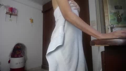 Snapshot of moonlunita chatting on 07-09-26, 09:19 moonlunita online show from 07-09-26, 09:19